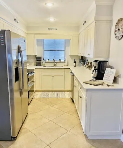 Sanctuary Home Naples-Luxury Beach House With Private Pool And Oasis!